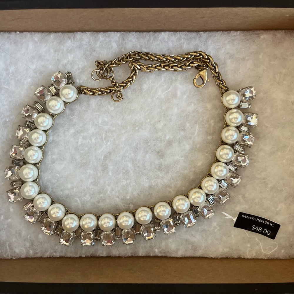 Banana Republic Pearl & Rhinestone Necklace
